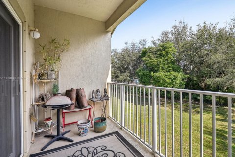 Condo in Miramar, Florida, 3 bedrooms  № 1808971 - photo 12