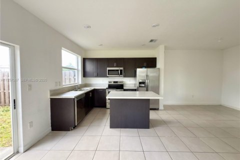 Купить таунхаус в Хомстед, Флорида 3 спальни, 123.37м2, № 2011848 - фото 9