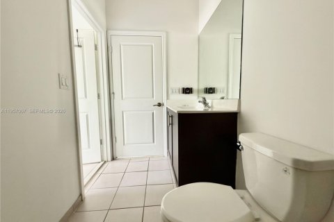 Купить таунхаус в Хомстед, Флорида 3 спальни, 123.37м2, № 2011848 - фото 22