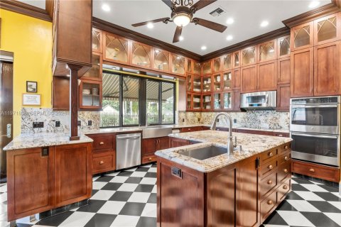 Купить виллу или дом в Майами, Флорида 4 спальни, 347.08м2, № 2033554 - фото 19