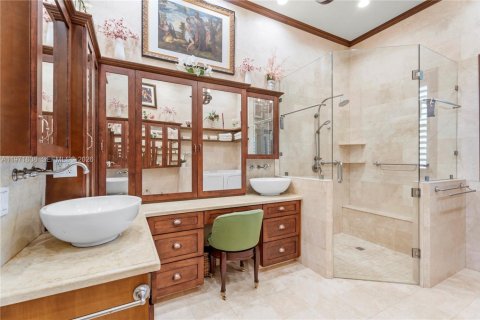 Купить виллу или дом в Майами, Флорида 4 спальни, 347.08м2, № 2033554 - фото 9