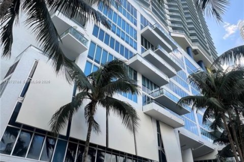 Condominio en Miami, Florida, 2 dormitorios  № 2033055