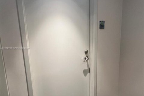 Condominio en venta en Miami, Florida, 2 dormitorios, 112.6 m2 № 2033055 - foto 6