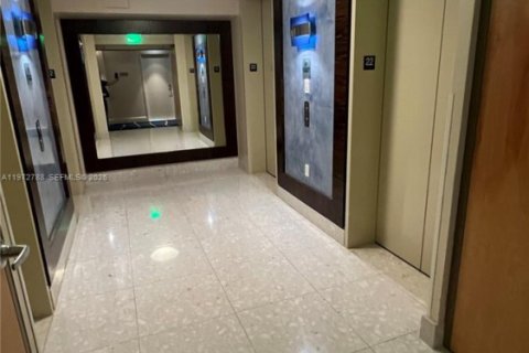 Condominio en venta en Miami, Florida, 2 dormitorios, 112.6 m2 № 2033055 - foto 4