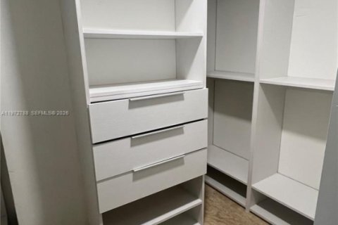 Condominio en venta en Miami, Florida, 2 dormitorios, 112.6 m2 № 2033055 - foto 12