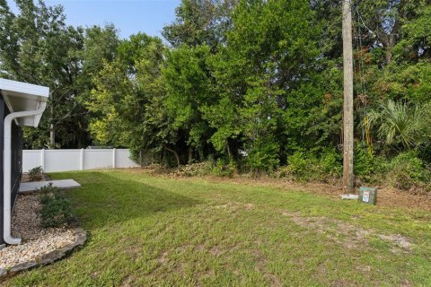 House in Tavares, Florida 3 bedrooms, 152.45 sq.m. № 2196981 - photo 22