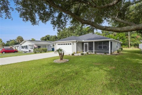 House in Tavares, Florida 3 bedrooms, 152.45 sq.m. № 2196981 - photo 2