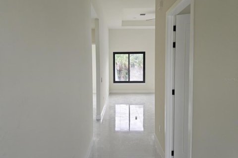 House in Port Charlotte, Florida 4 bedrooms, 200.02 sq.m. № 1771936 - photo 14