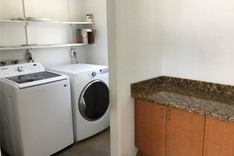 House in Plantation, Florida 3 bedrooms, 133.97 sq.m. № 2068191 - photo 17