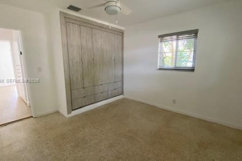 House in Plantation, Florida 3 bedrooms, 133.97 sq.m. № 2068191 - photo 9