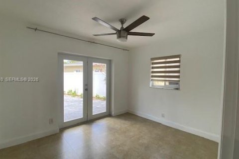 House in Plantation, Florida 3 bedrooms, 133.97 sq.m. № 2068191 - photo 8