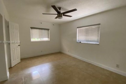 House in Plantation, Florida 3 bedrooms, 133.97 sq.m. № 2068191 - photo 13