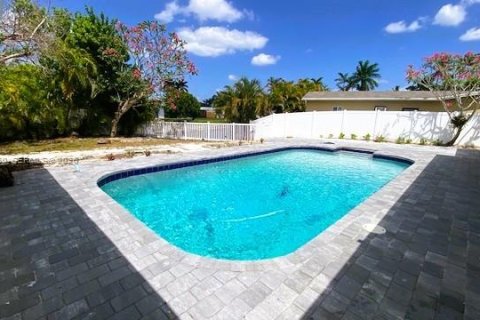 House in Plantation, Florida 3 bedrooms, 133.97 sq.m. № 2068191 - photo 19