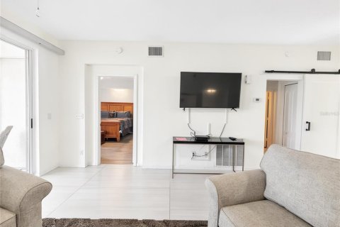 Apartment in Naples, Florida 2 bedrooms, 111.76 sq.m. № 2213530 - photo 22