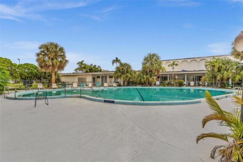 Купить кондоминиум в Лодерхилл, Флорида 1 спальня, 67.82м2, № 1932808 - фото 23