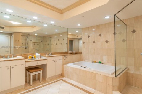 Купить кондоминиум в Авентура, Флорида 3 спальни, 249.91м2, № 2089692 - фото 21