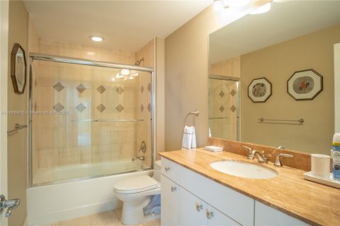Купить кондоминиум в Авентура, Флорида 3 спальни, 249.91м2, № 2089692 - фото 29