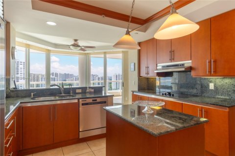 Купить кондоминиум в Авентура, Флорида 3 спальни, 249.91м2, № 2089692 - фото 10
