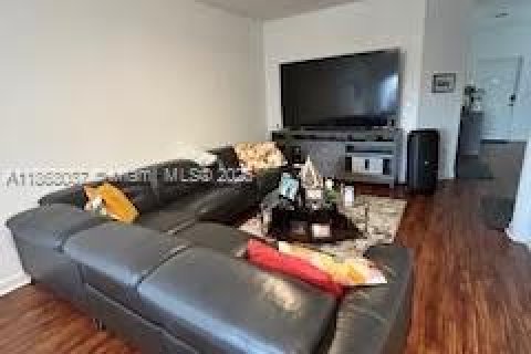 Купить таунхаус в Пемброк-Пайнс, Флорида 3 спальни, 175.4м2, № 1983431 - фото 10