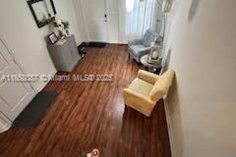 Купить таунхаус в Пемброк-Пайнс, Флорида 3 спальни, 175.4м2, № 1983431 - фото 5