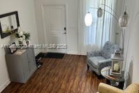 Купить таунхаус в Пемброк-Пайнс, Флорида 3 спальни, 175.4м2, № 1983431 - фото 4