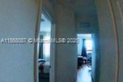 Купить таунхаус в Пемброк-Пайнс, Флорида 3 спальни, 175.4м2, № 1983431 - фото 25