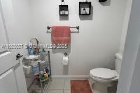 Купить таунхаус в Пемброк-Пайнс, Флорида 3 спальни, 175.4м2, № 1983431 - фото 9