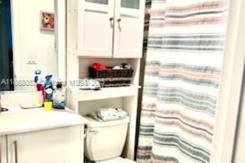 Купить таунхаус в Пемброк-Пайнс, Флорида 3 спальни, 175.4м2, № 1983431 - фото 24