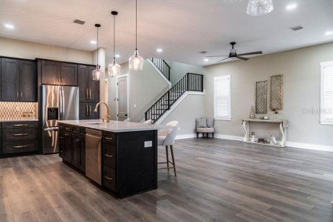 Casa en venta en Tampa, Florida, 4 dormitorios, 226.03 m2 № 1085930 - foto 4