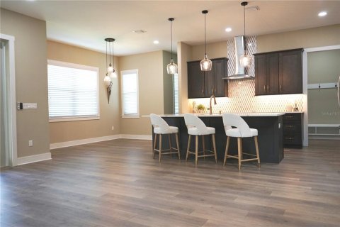 Casa en venta en Tampa, Florida, 4 dormitorios, 226.03 m2 № 1085930 - foto 13