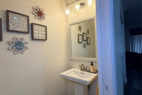 Снять в аренду таунхаус в Мирамар, Флорида 3 спальни, 134.71м2, № 2080957 - фото 5