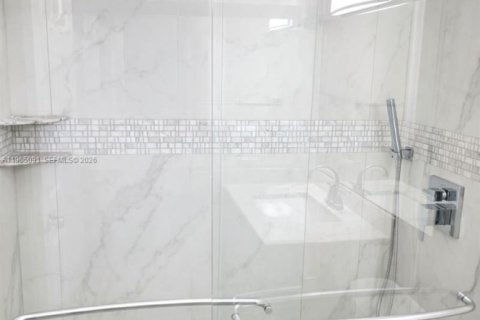 Casa en alquiler en Hollywood, Florida, 3 dormitorios, 213.77 m2 № 2027251 - foto 13