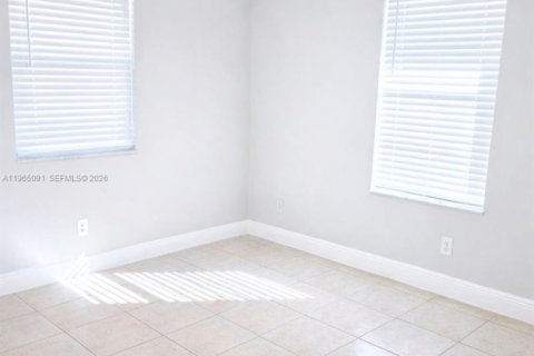 Casa en alquiler en Hollywood, Florida, 3 dormitorios, 213.77 m2 № 2027251 - foto 14