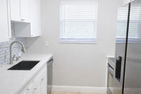 Casa en alquiler en Hollywood, Florida, 3 dormitorios, 213.77 m2 № 2027251 - foto 8