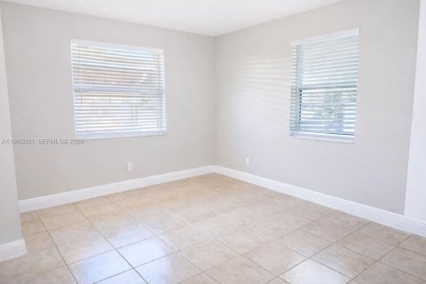 Casa en alquiler en Hollywood, Florida, 3 dormitorios, 213.77 m2 № 2027251 - foto 10