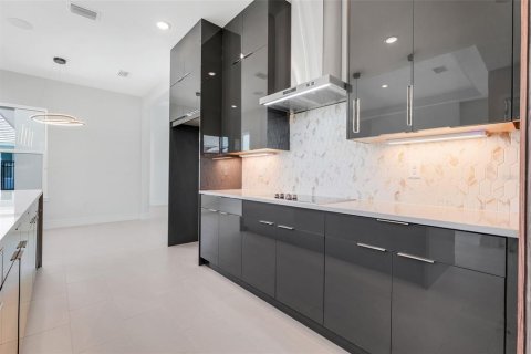 Casa en venta en Palm Coast, Florida, 4 dormitorios, 220.74 m2 № 2138043 - foto 24