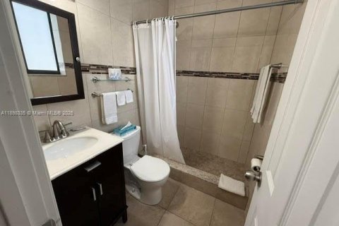 Commercial property in Hallandale Beach, Florida № 2014603 - photo 7