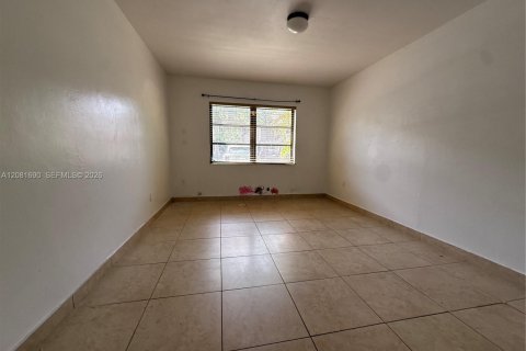Condominio en alquiler en Miami, Florida, 1 dormitorio, 79.34 m2 № 2348421 - foto 8