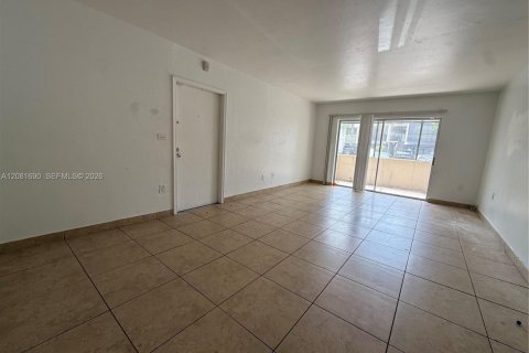 Condominio en alquiler en Miami, Florida, 1 dormitorio, 79.34 m2 № 2348421 - foto 7