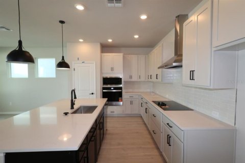 House in Wesley Chapel, Florida 3 bedrooms, 211.26 sq.m. № 2208808 - photo 11