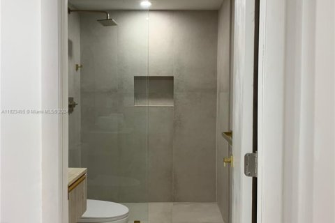 Copropriété à vendre à Miami, Floride: 2 chambres, 215.53 m2 № 1926641 - photo 13