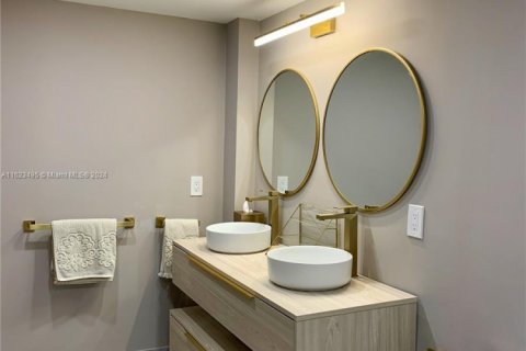 Copropriété à vendre à Miami, Floride: 2 chambres, 215.53 m2 № 1926641 - photo 20