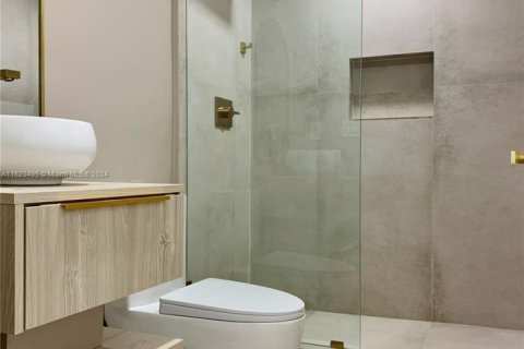 Copropriété à vendre à Miami, Floride: 2 chambres, 215.53 m2 № 1926641 - photo 14