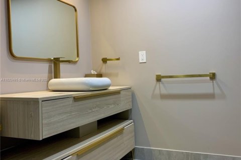 Copropriété à vendre à Miami, Floride: 2 chambres, 215.53 m2 № 1926641 - photo 17