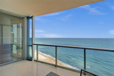 Condominio en venta en Sunny Isles Beach, Florida, 1 dormitorio, 79.71 m2 № 1960427 - foto 28