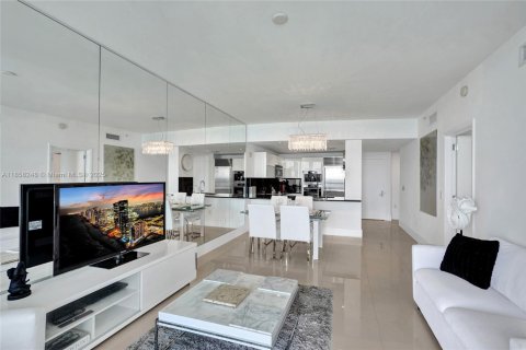 Condominio en venta en Sunny Isles Beach, Florida, 1 dormitorio, 79.71 m2 № 1960427 - foto 14