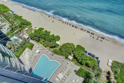 Condominio en venta en Sunny Isles Beach, Florida, 1 dormitorio, 79.71 m2 № 1960427 - foto 20