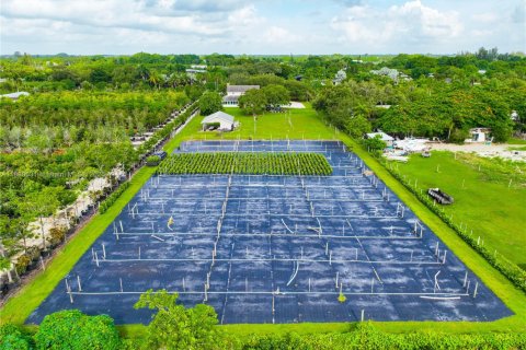 Commercial property in Homestead, Florida № 2019157 - photo 4