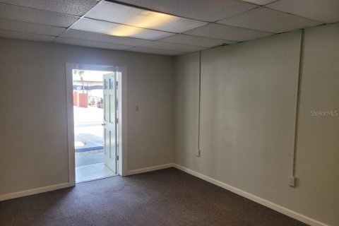 Propiedad comercial en venta en Longwood, Florida, 472.13 m2 № 1886970 - foto 4