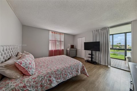 Condo in Margate, Florida, 2 bedrooms  № 2401436 - photo 24